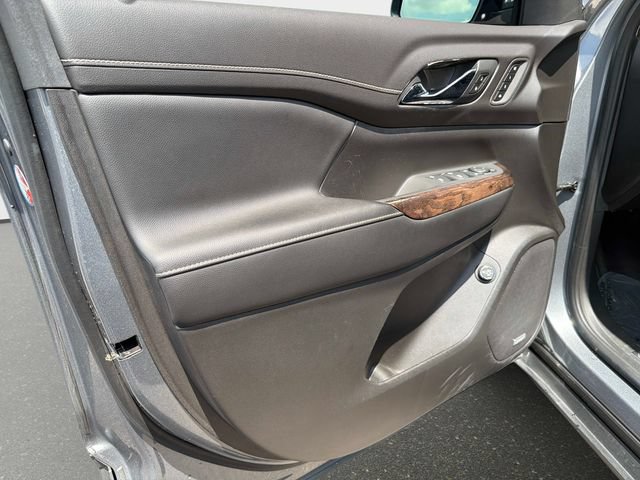 Used 2021 GMC Acadia Denali w/ Denali Technology Package FWD image 17