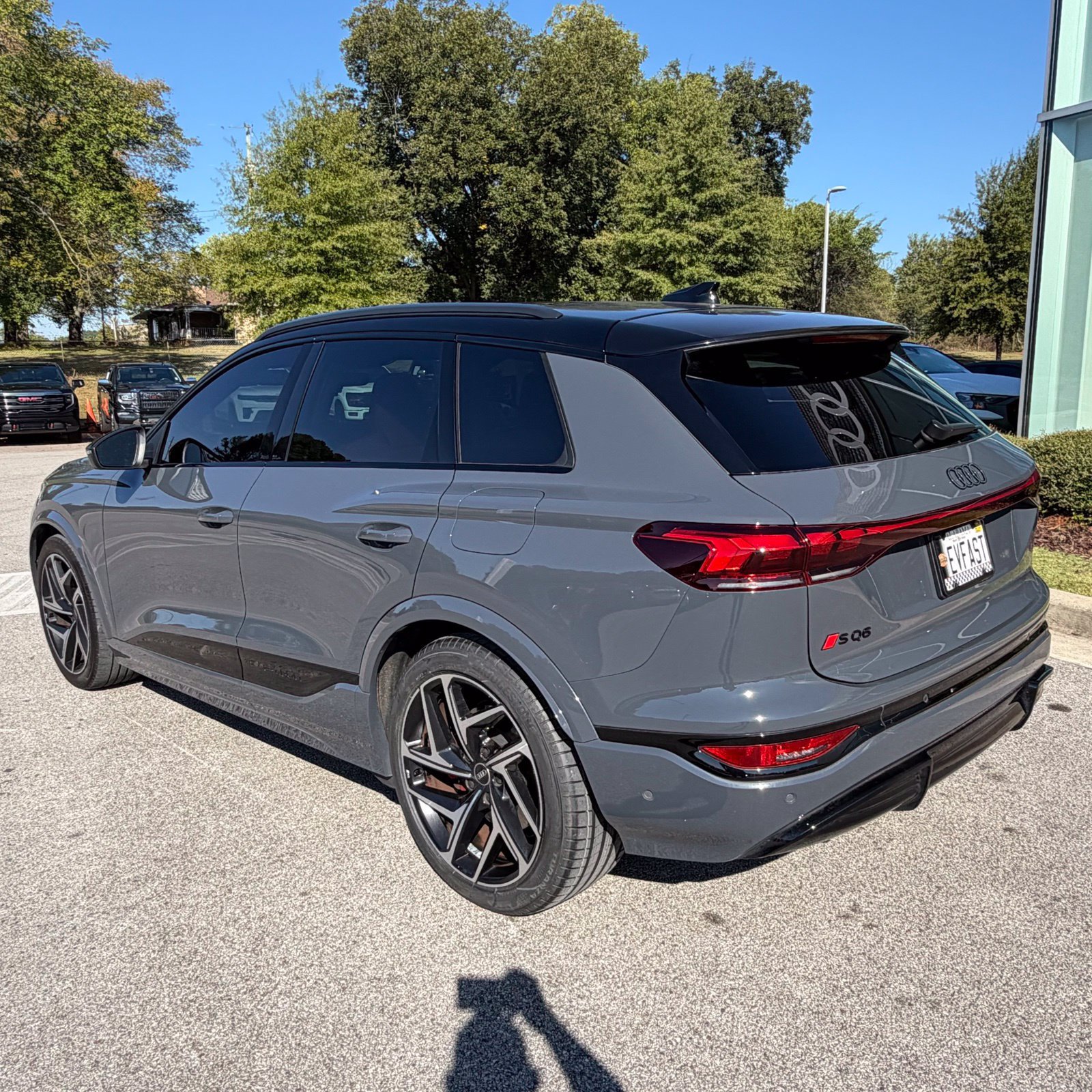 Used 2025 Audi SQ6 e-tron Prestige w/ 21" Black Optic Wheel Package AWD/4WD image 6