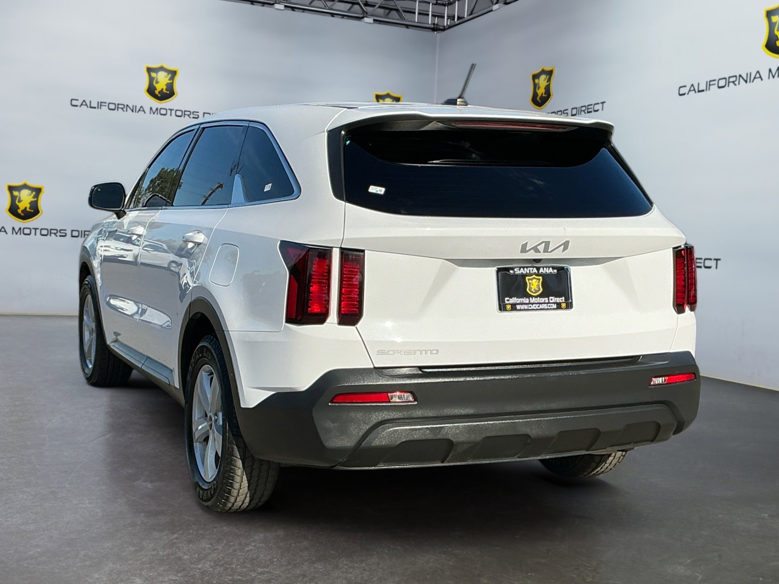 Used 2023 Kia Sorento LX image 7