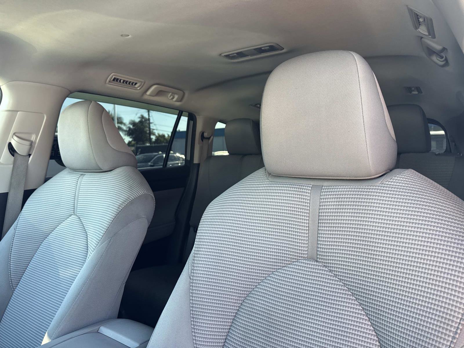 Used 2021 Toyota Highlander L image 21