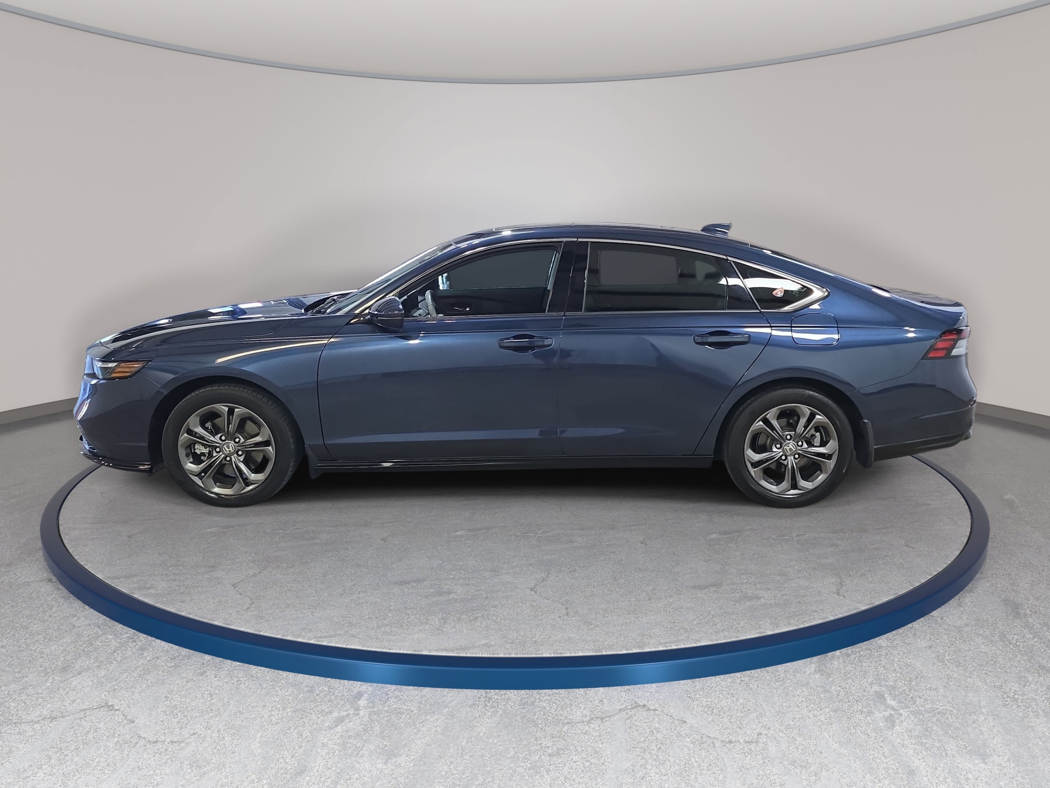Used 2024 Honda Accord EX-L image 9