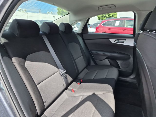 Used 2022 Kia Forte LXS FWD image 18