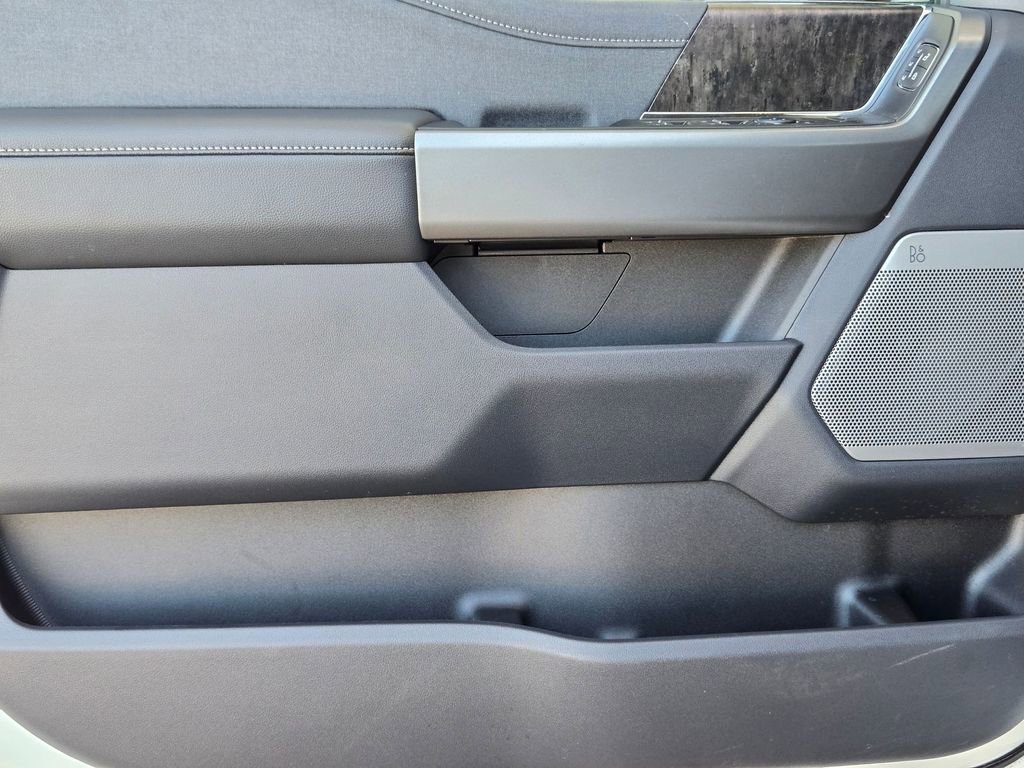 Used 2025 Ford F250 Lariat w/ Chrome Package image 11