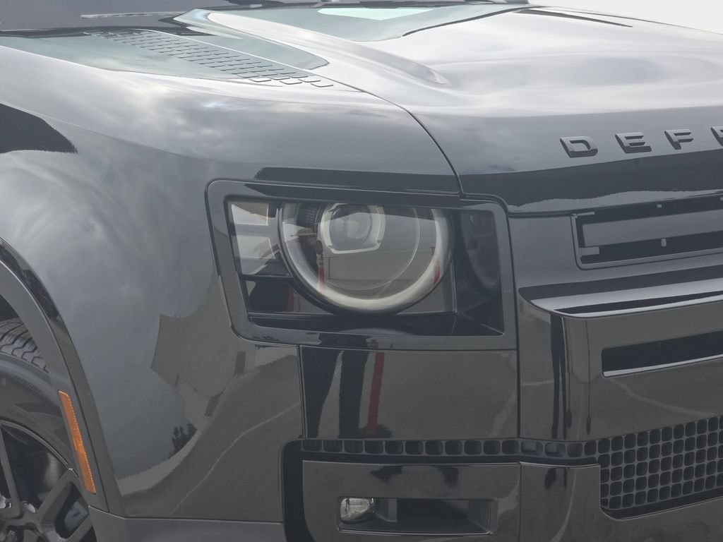 New 2026 Land Rover Defender 110 S AWD/4WD image 32