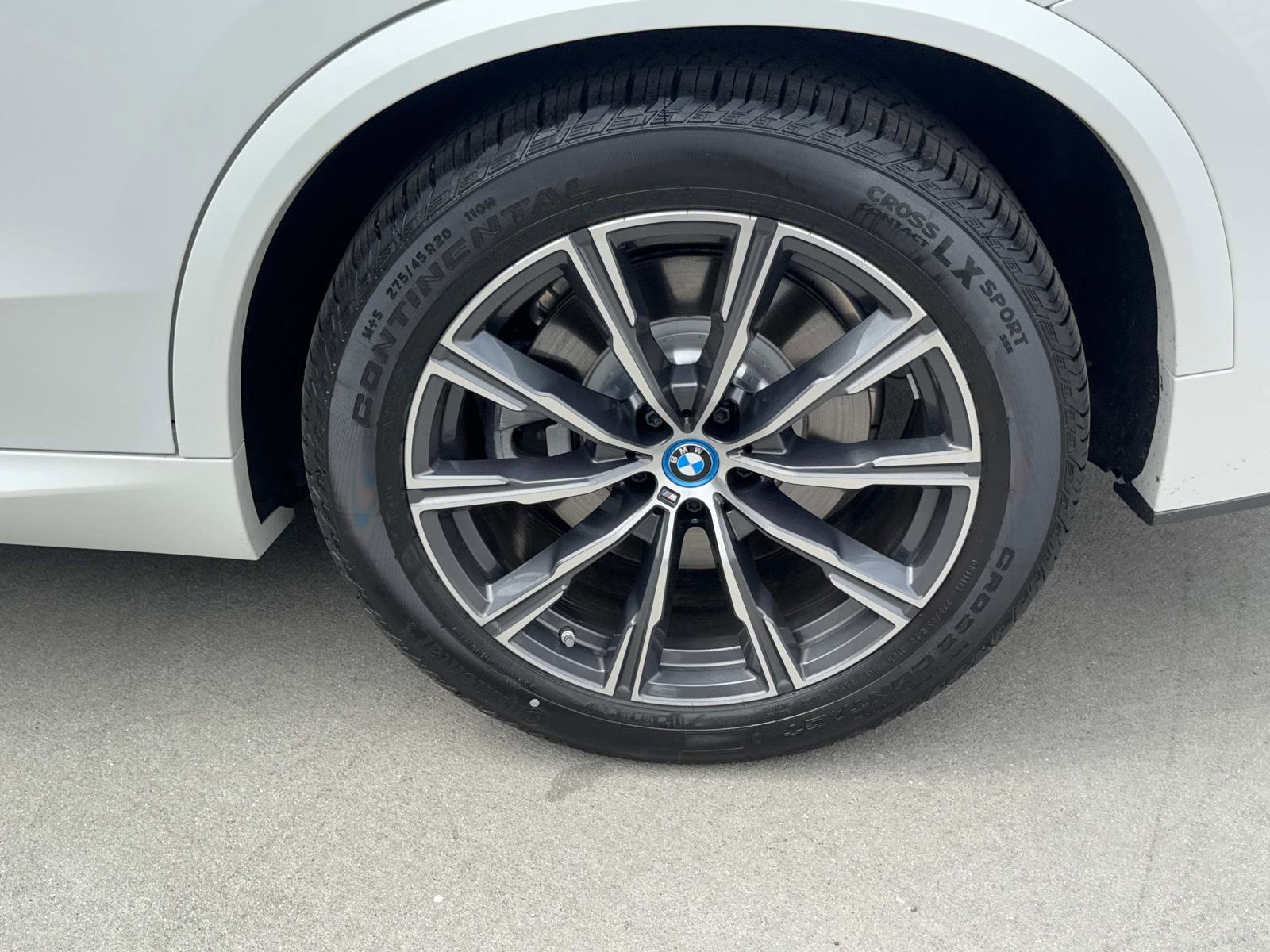 Used 2024 BMW X5 xDrive50e w/ M Sport Package image 8