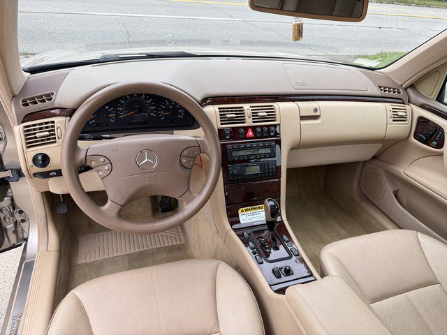 Used 2001 Mercedes-Benz E 320 Sedan image 11