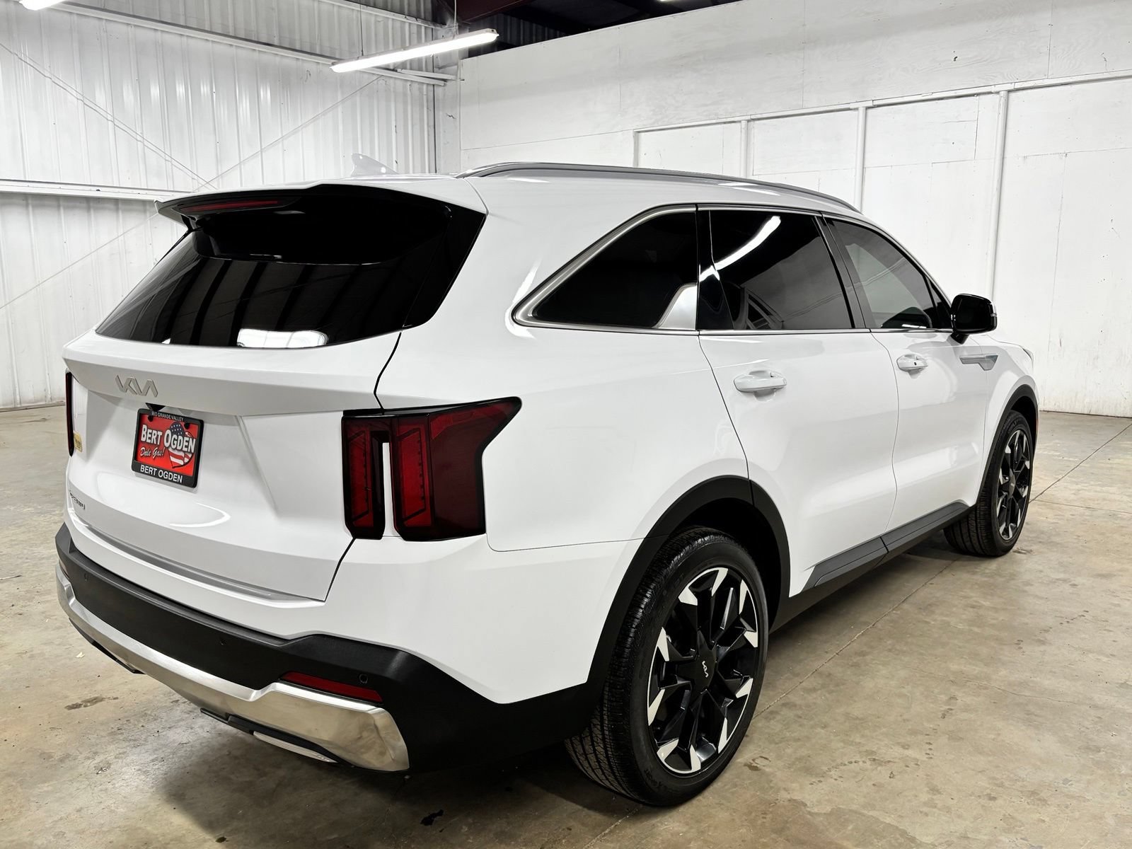 Used 2025 Kia Sorento EX FWD image 7