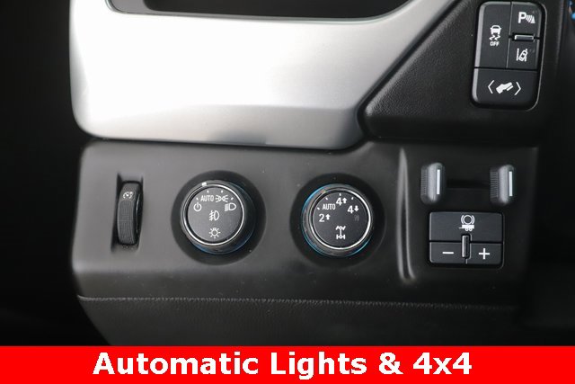 Used 2015 Chevrolet Suburban LT image 20