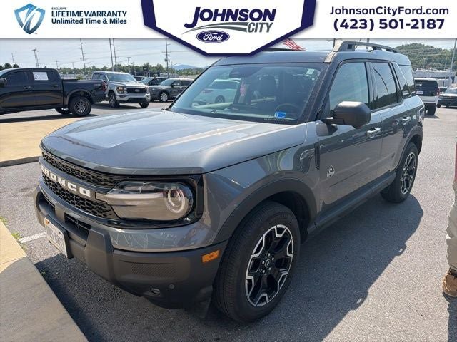 Used 2025 Ford Bronco Sport Outer Banks w/ Outer Banks Tech Package+ AWD/4WD image 3