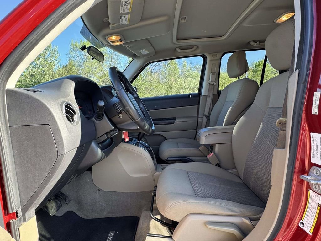 Used 2010 Jeep Patriot Latitude image 15