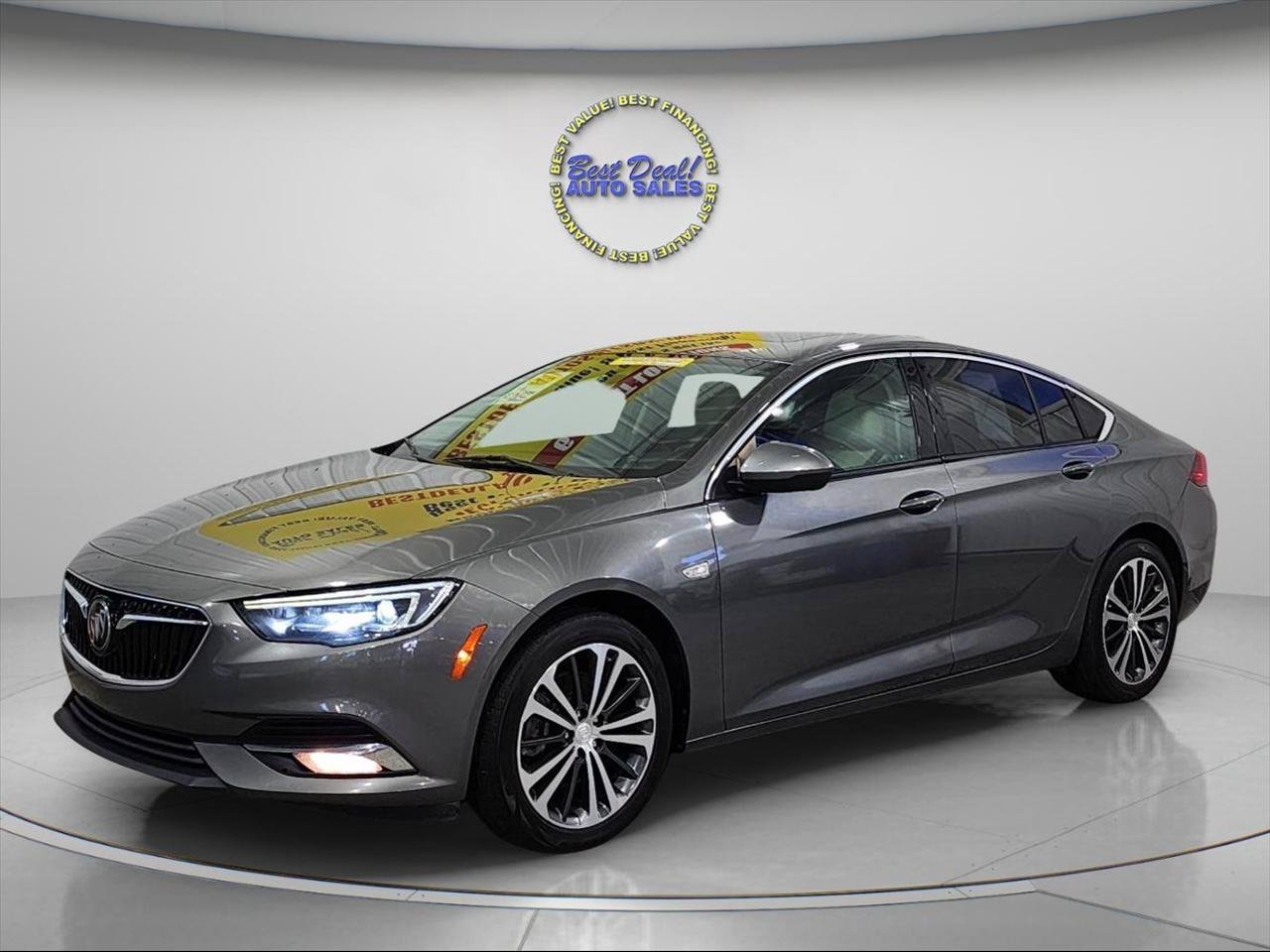 Used 2018 Buick Regal Essence w/ Driver Confidence Package #1 AWD/4WD image 1