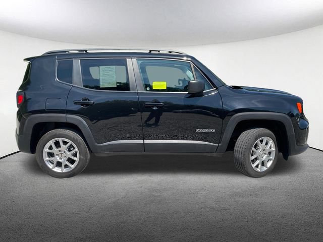 Used 2023 Jeep Renegade Latitude w/ Sun/Sound Group AWD/4WD image 17