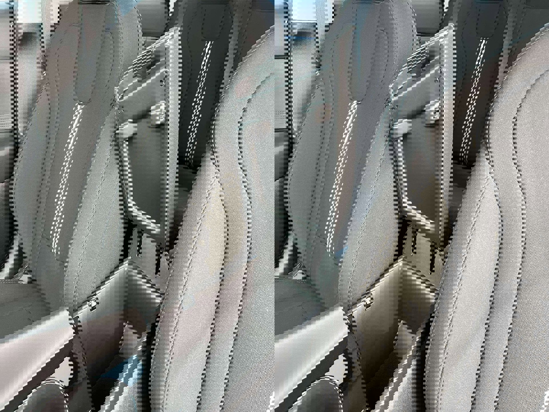 New 2025 Hyundai Elantra Blue image 18