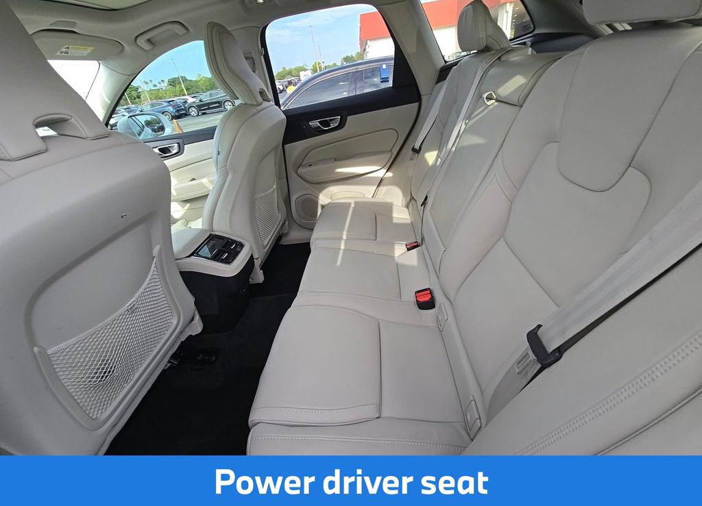 Used 2023 Volvo XC60 B5 Ultimate w/ Protection Package Premier FWD image 12
