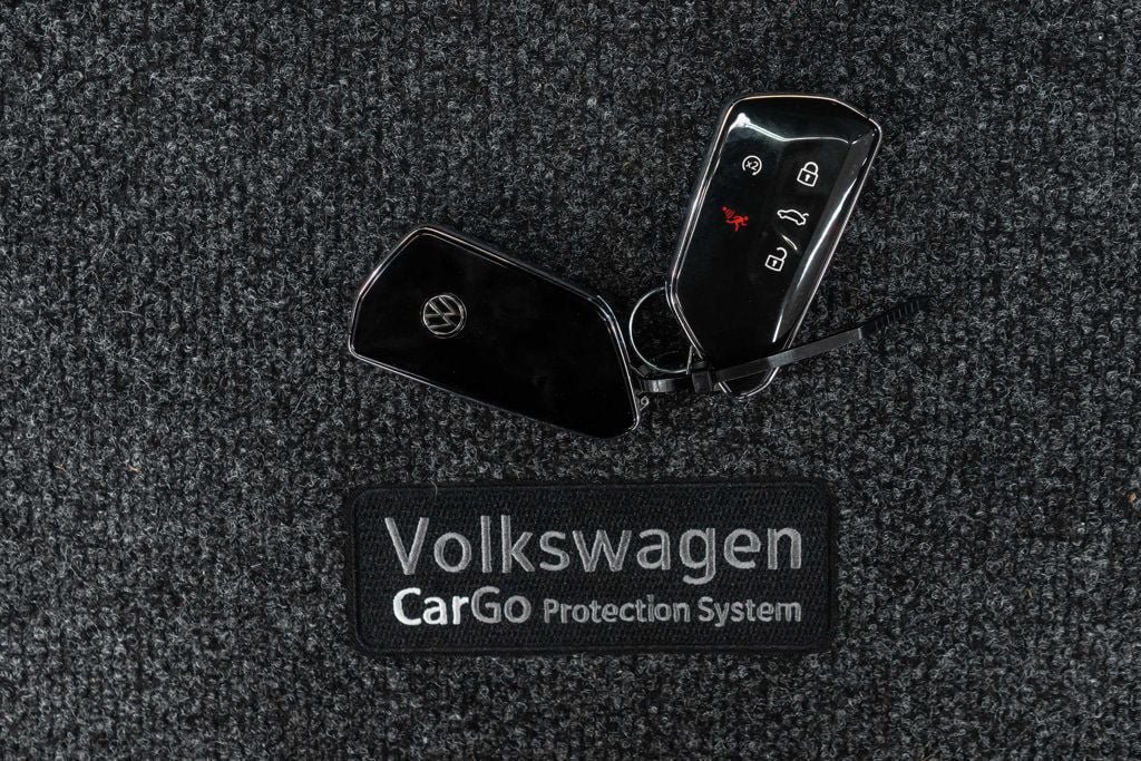 Used 2024 Volkswagen Atlas Cross Sport SEL R-Line AWD/4WD image 55
