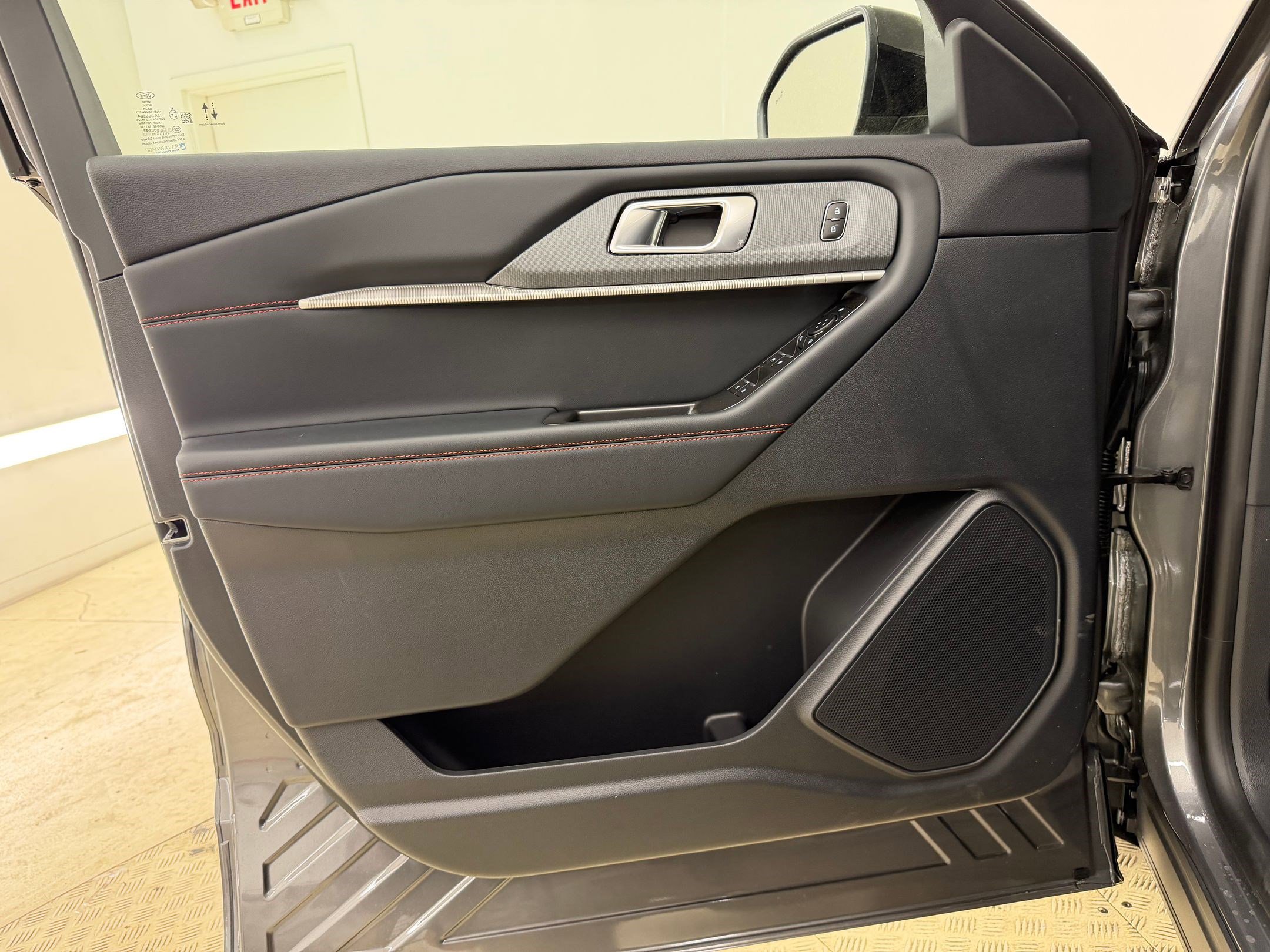 New 2026 Ford Explorer ST-Line w/ ST-Line Street Pack image 12