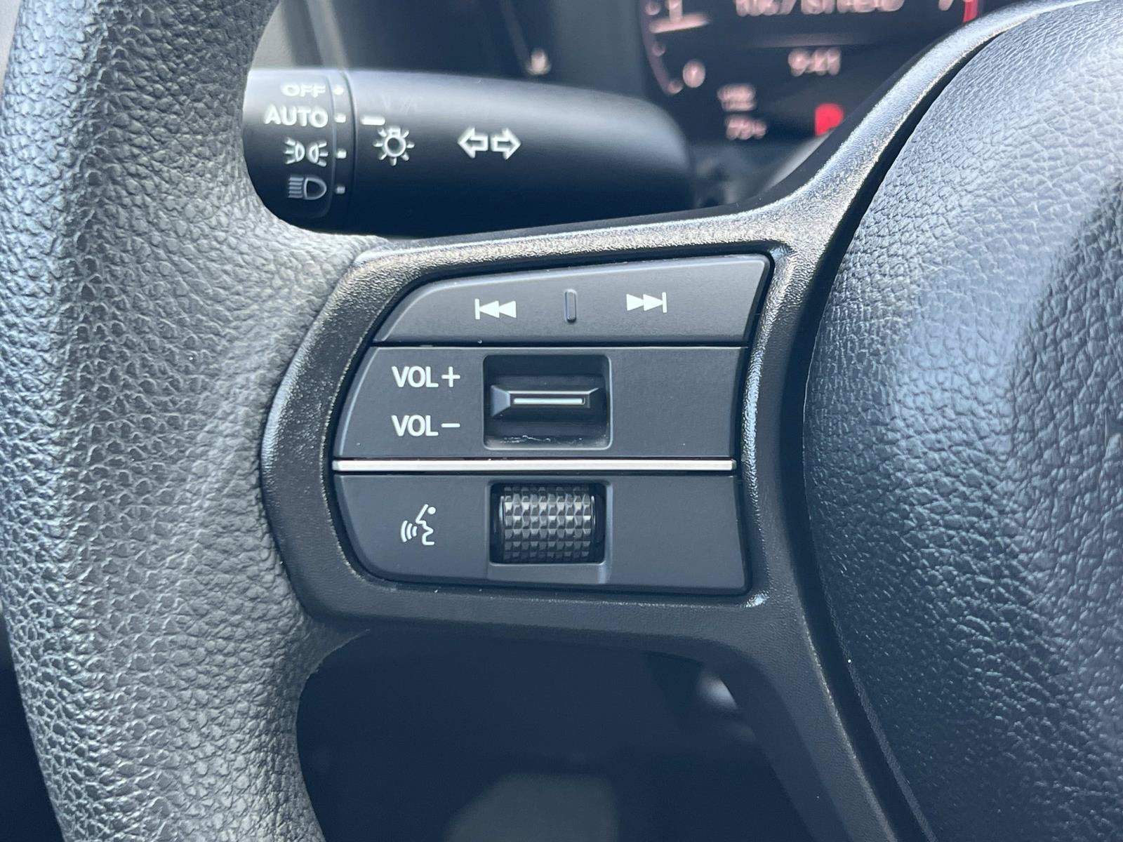 Certified 2025 Honda Accord SE image 9
