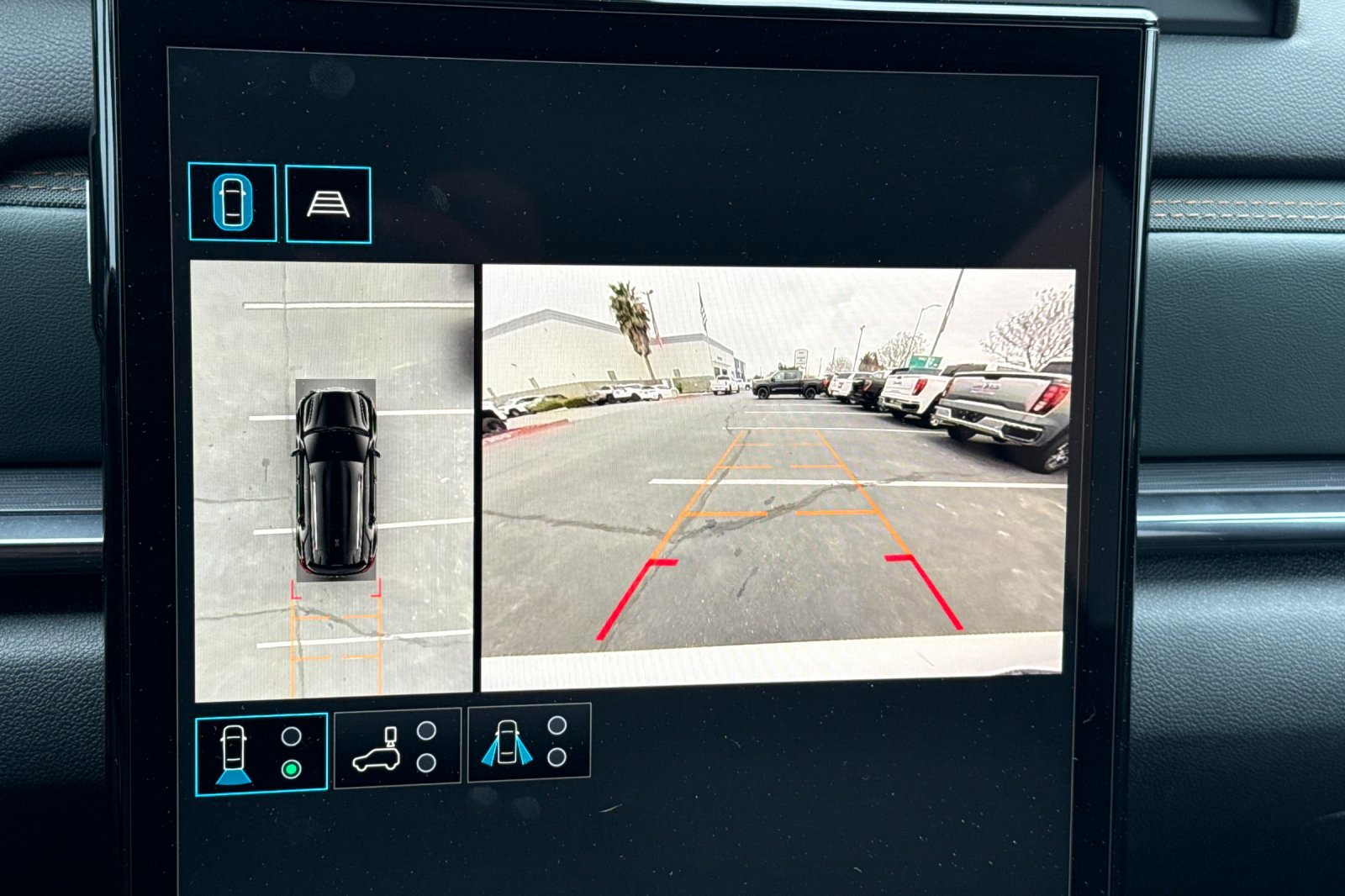 Used 2026 GMC Terrain AT4 w/ Technology Package II image 26