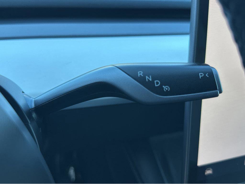 Used 2023 Tesla Model Y Long Range image 27