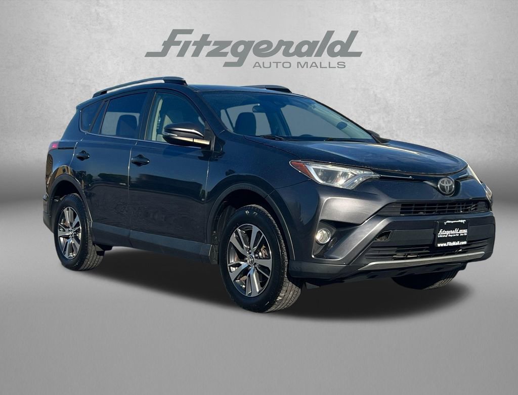 Used 2017 Toyota RAV4 XLE AWD/4WD image 1