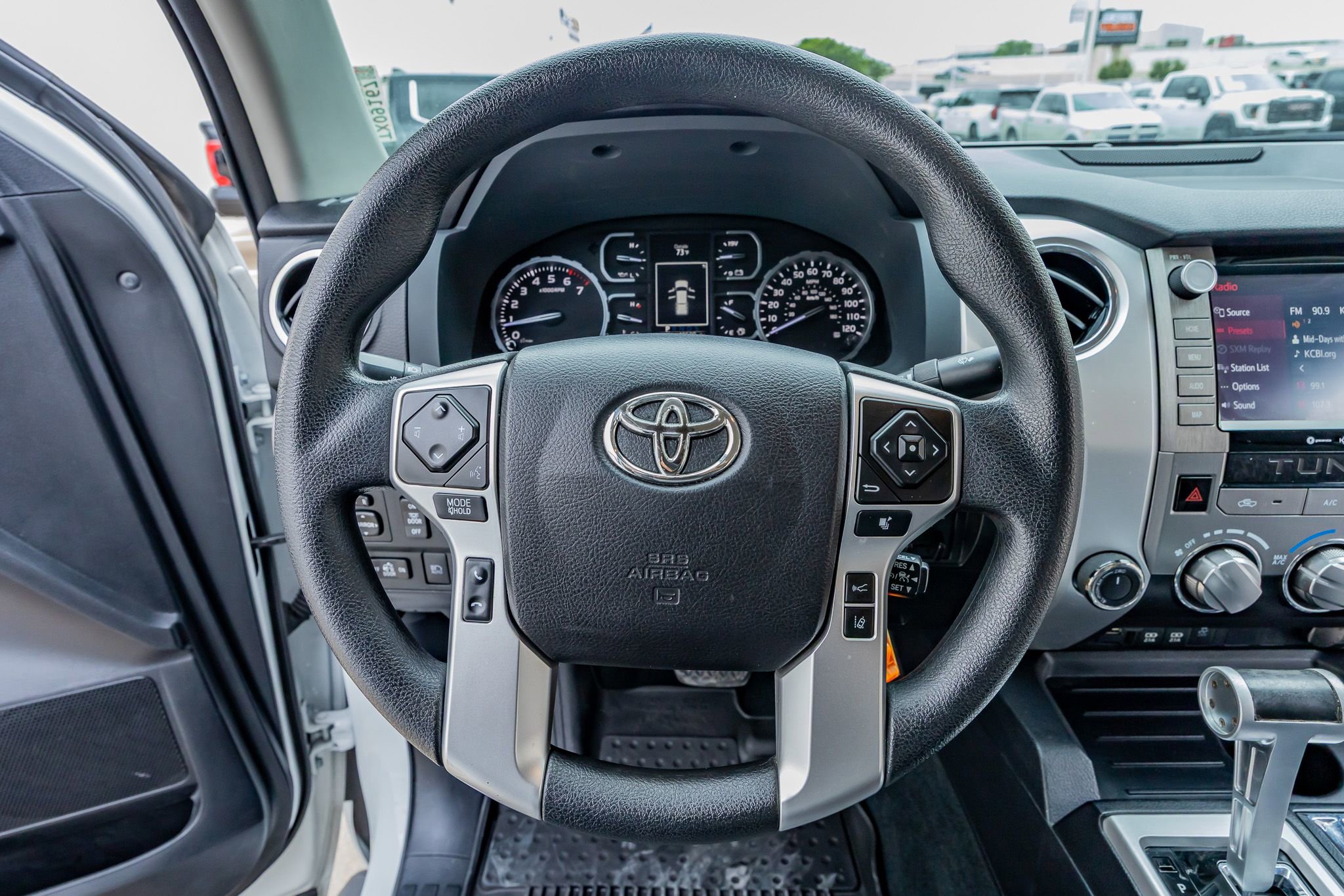 Used 2021 Toyota Tundra SR5 w/ SR5 Upgrade Package AWD/4WD image 19