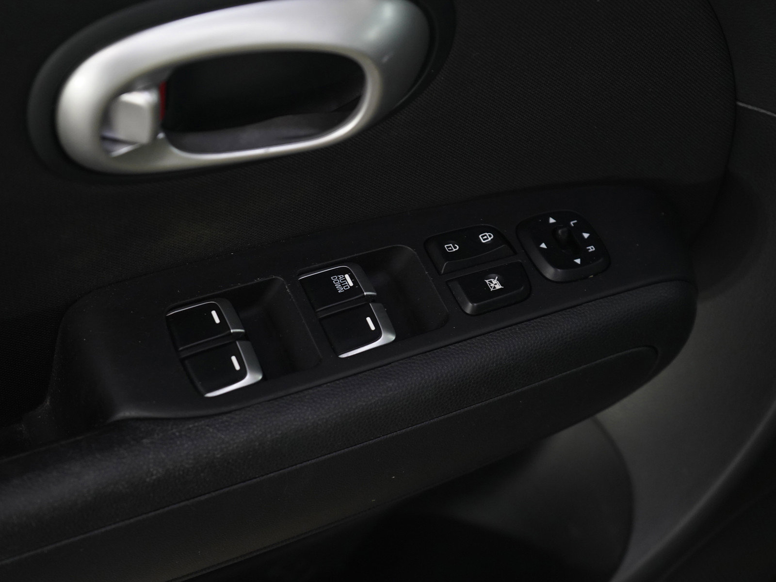 Used 2018 Kia Soul Base image 19