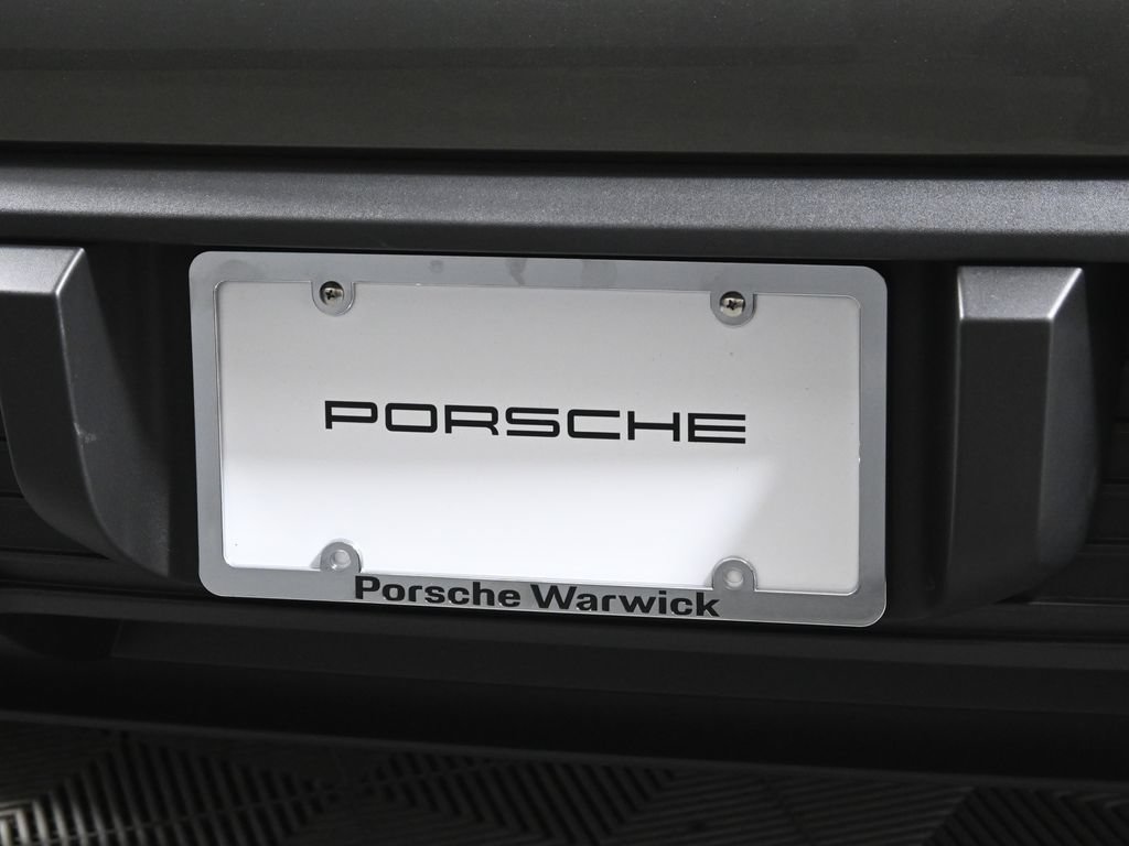 Used 2025 Porsche Macan 4S Electric AWD/4WD image 14