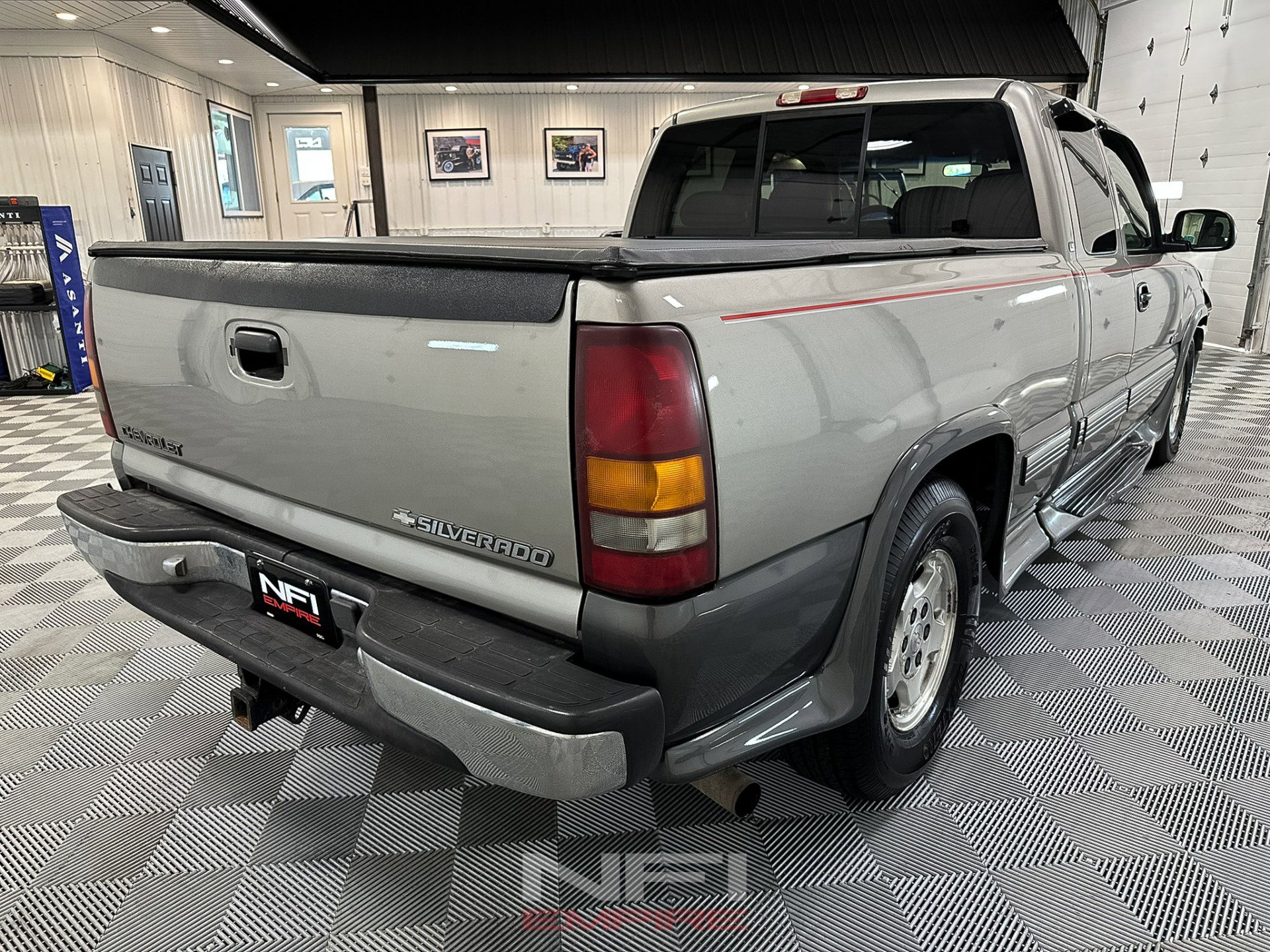 Used 2000 Chevrolet Silverado 1500 LS image 8