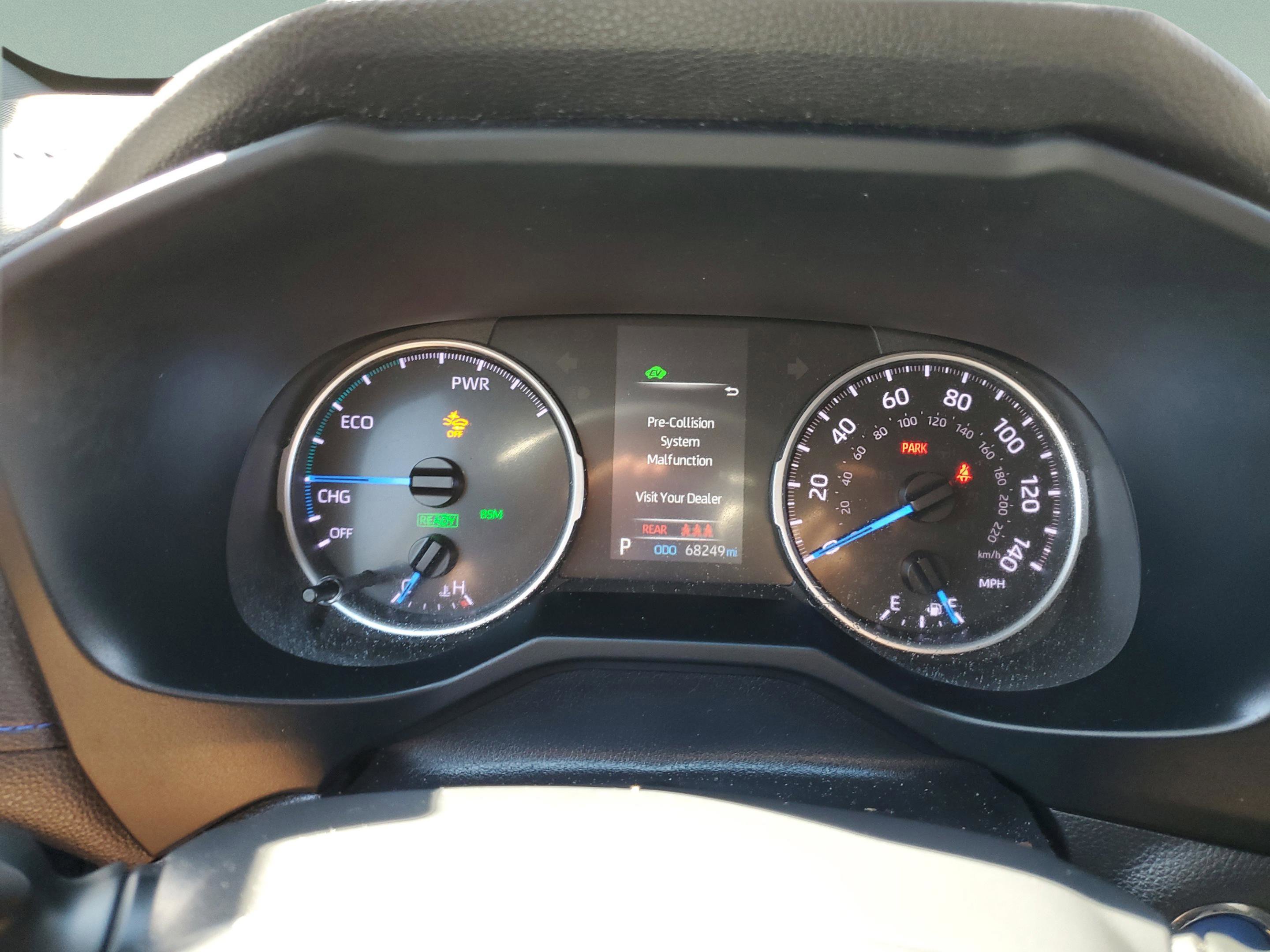 Used 2022 Toyota RAV4 SE image 17