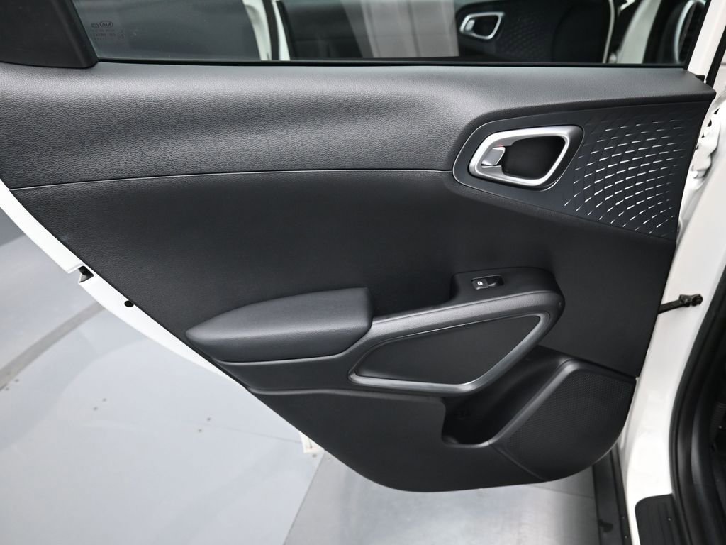 Used 2021 Kia Soul S image 27