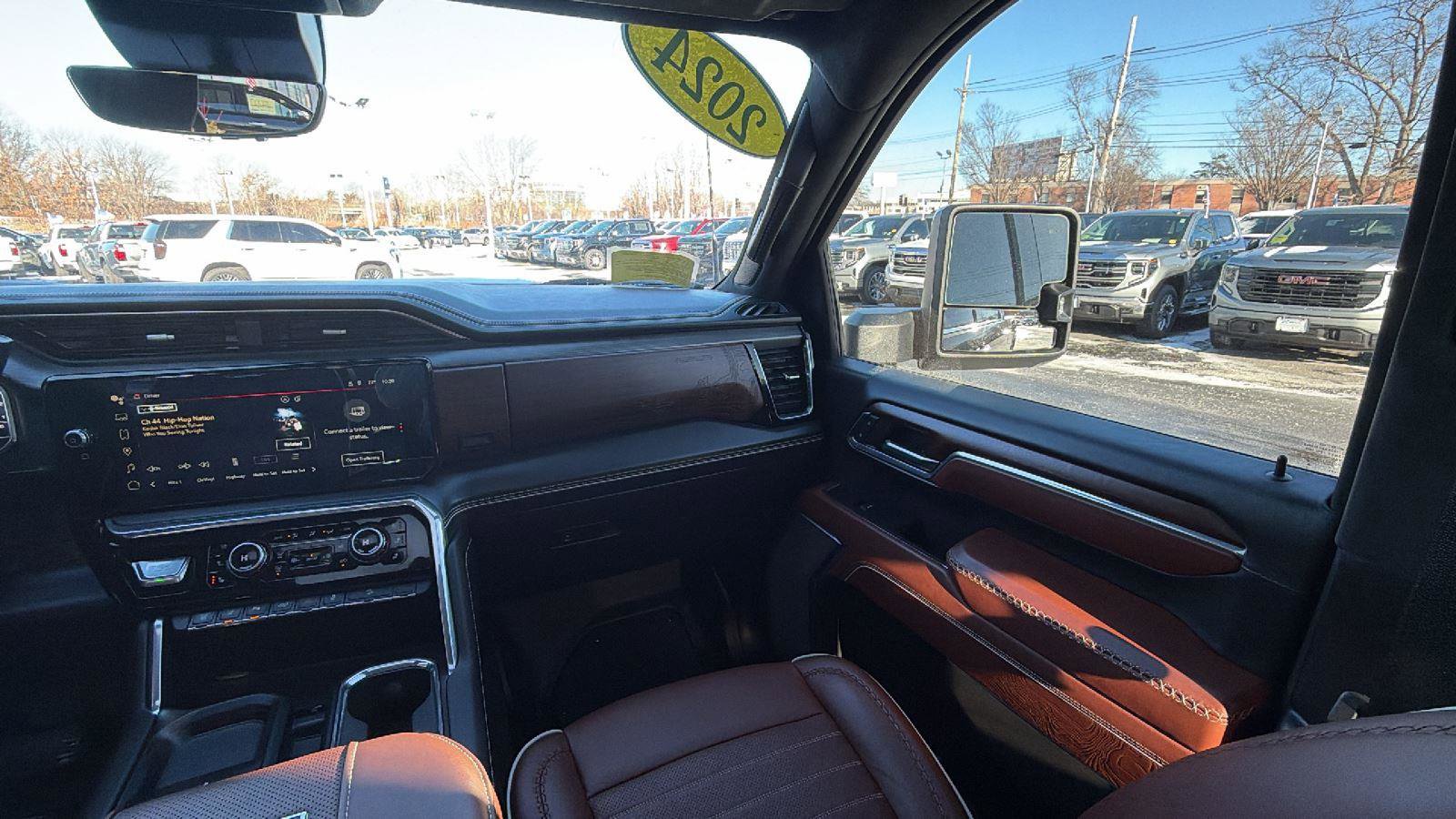 Used 2024 GMC Sierra 2500 Denali Ultimate w/ Snow Plow Prep/Camper Package image 28