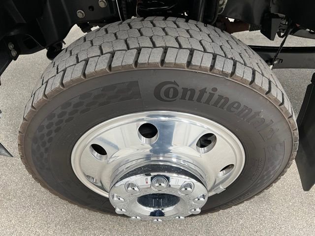 Used 2025 Ford F450 Platinum w/ FX4 Off-Road Package image 14
