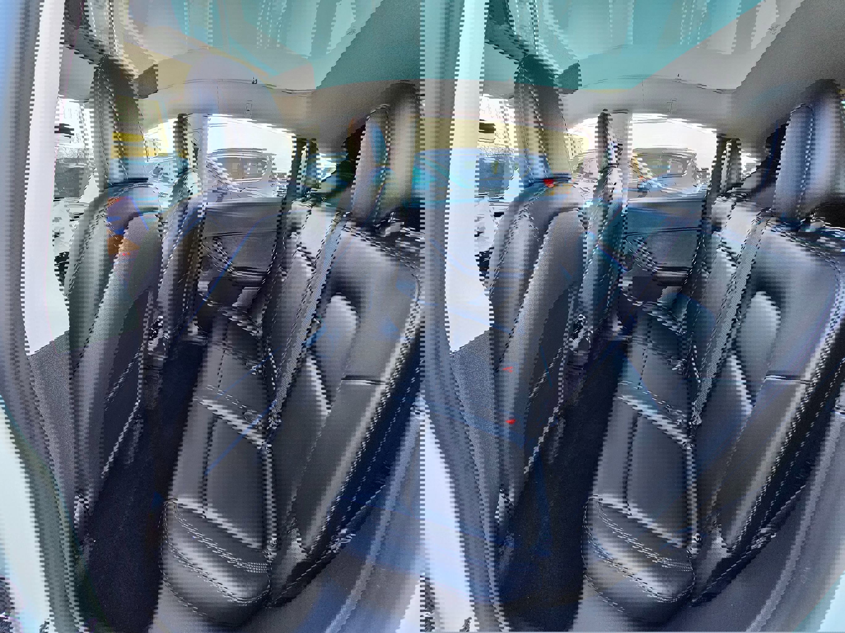 Used 2022 Tesla Model Y Long Range image 22