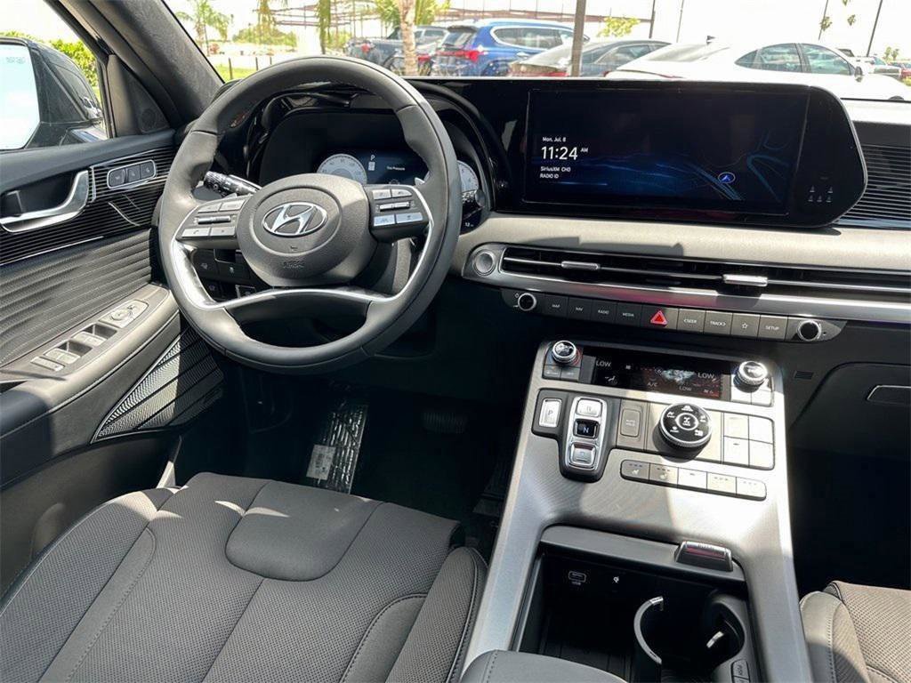 Used 2024 Hyundai Palisade Calligraphy image 11