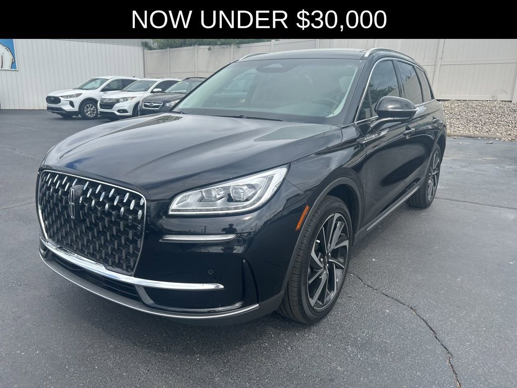 Used 2023 Lincoln Corsair Reserve w/ Equipment Group 201A FWD image 2