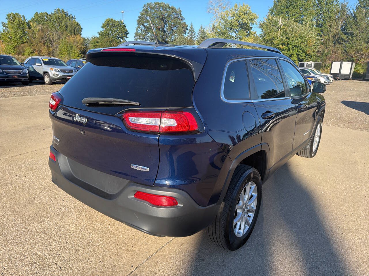 Used 2014 Jeep Cherokee Latitude w/ Comfort/Convenience Group AWD/4WD image 4