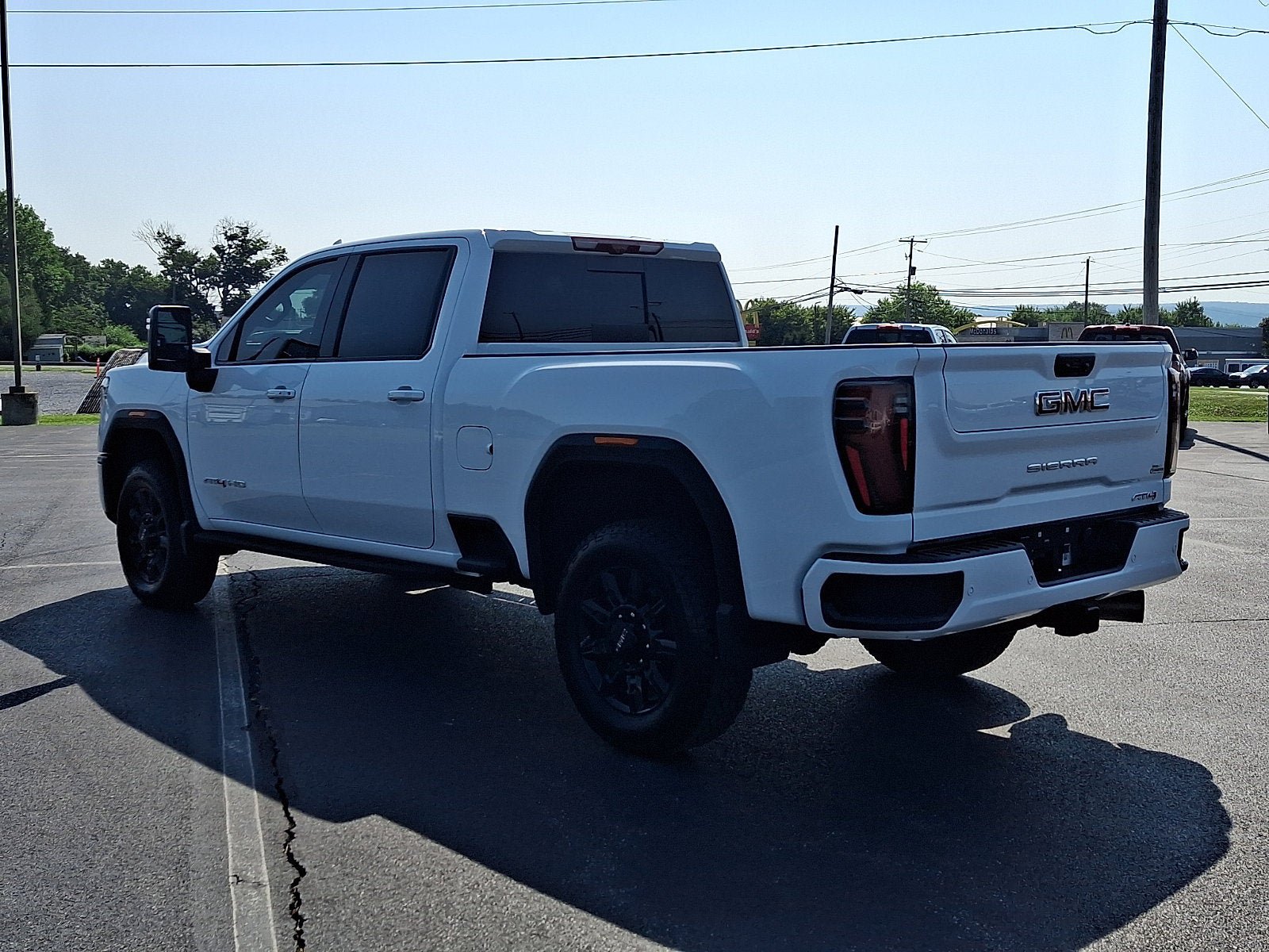 Used 2025 GMC Sierra 2500 AT4 w/ AT4 Premium Plus Package AWD/4WD image 4