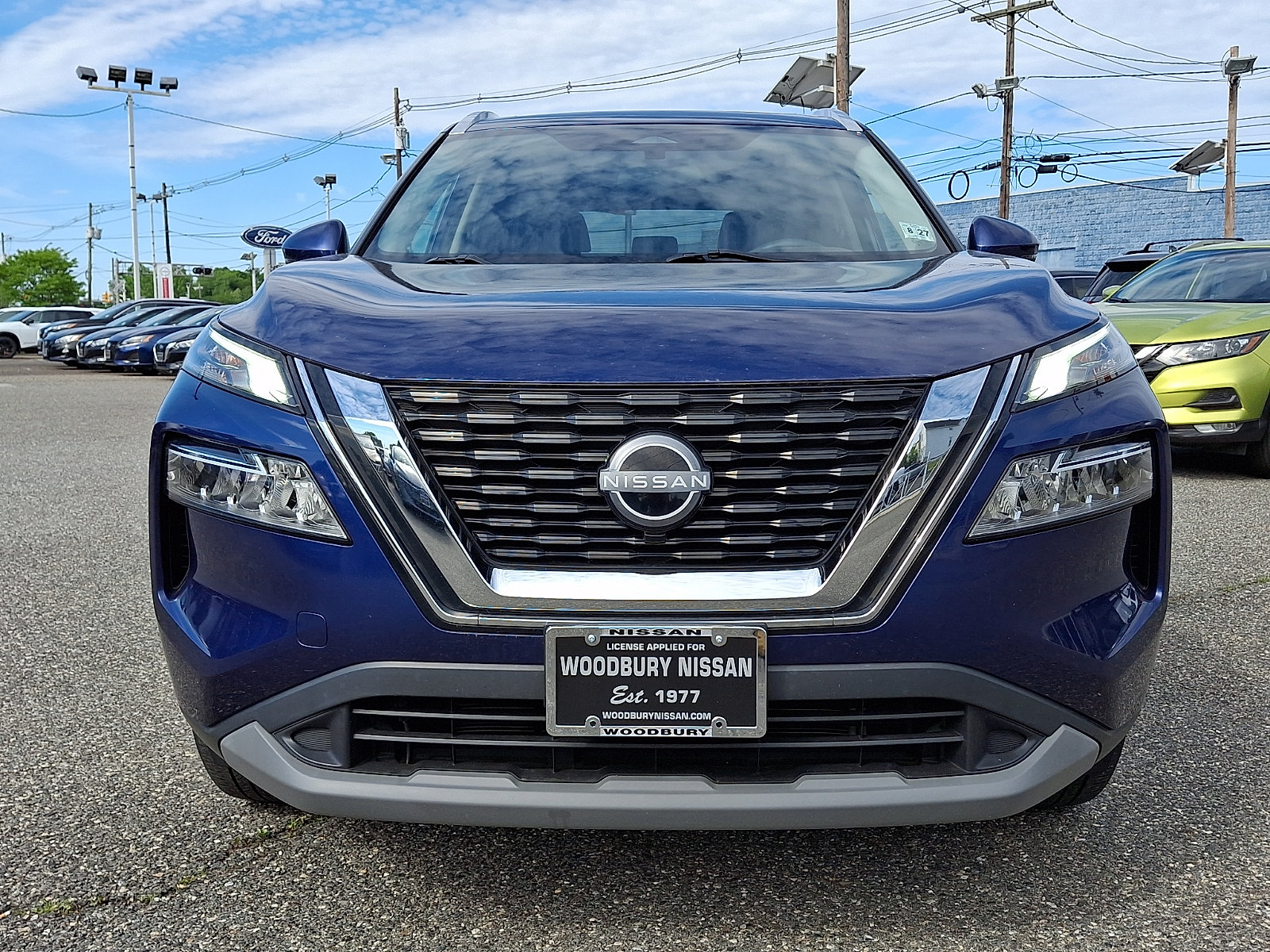 Certified 2022 Nissan Rogue SV w/ SV Premium Package AWD/4WD image 2
