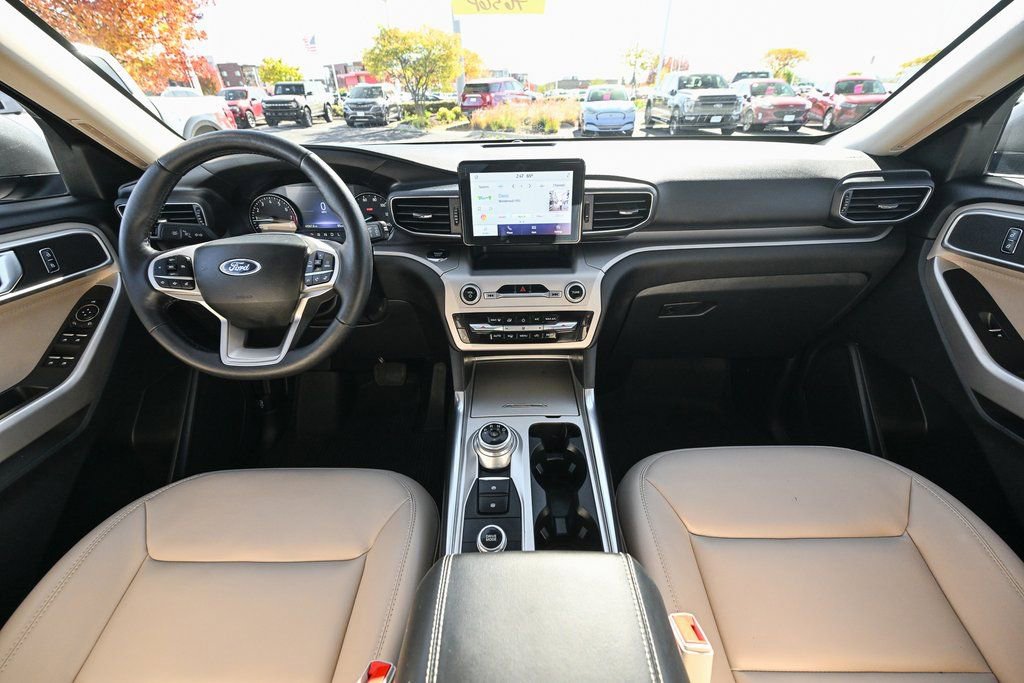 Certified 2023 Ford Explorer XLT w/ Equipment Group 202A image 32