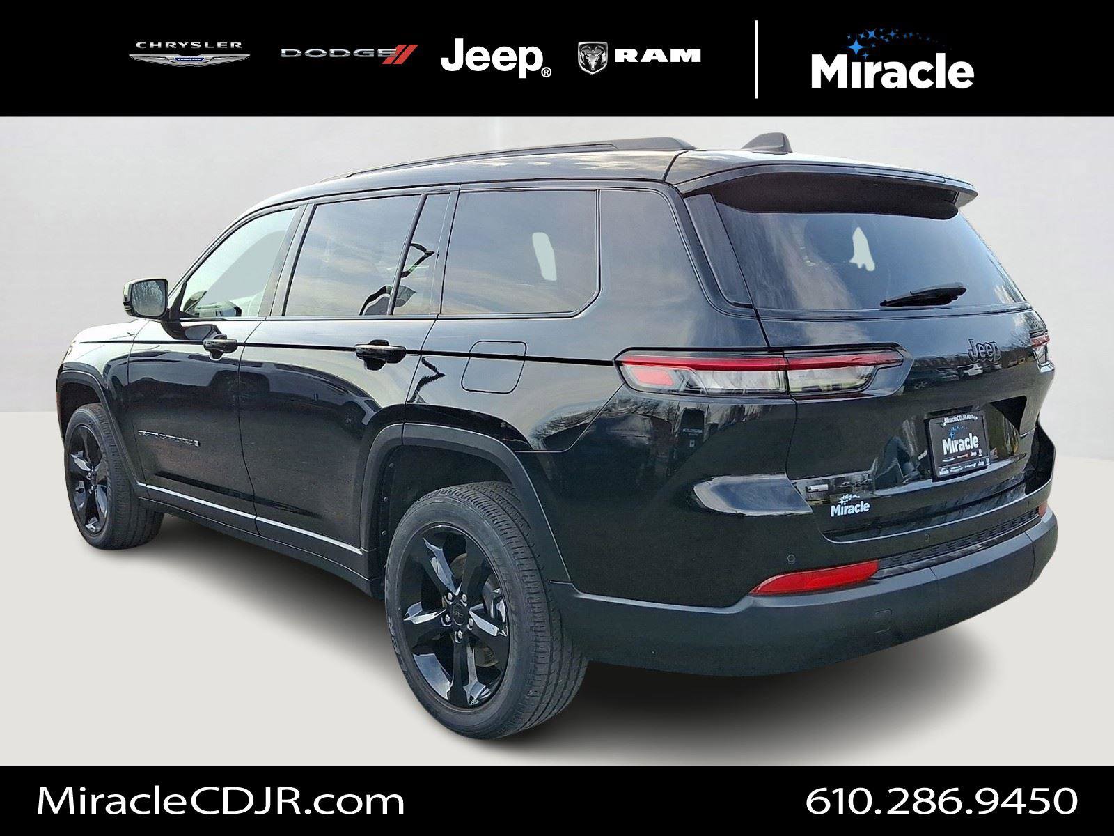 Used 2022 Jeep Grand Cherokee L Laredo image 4