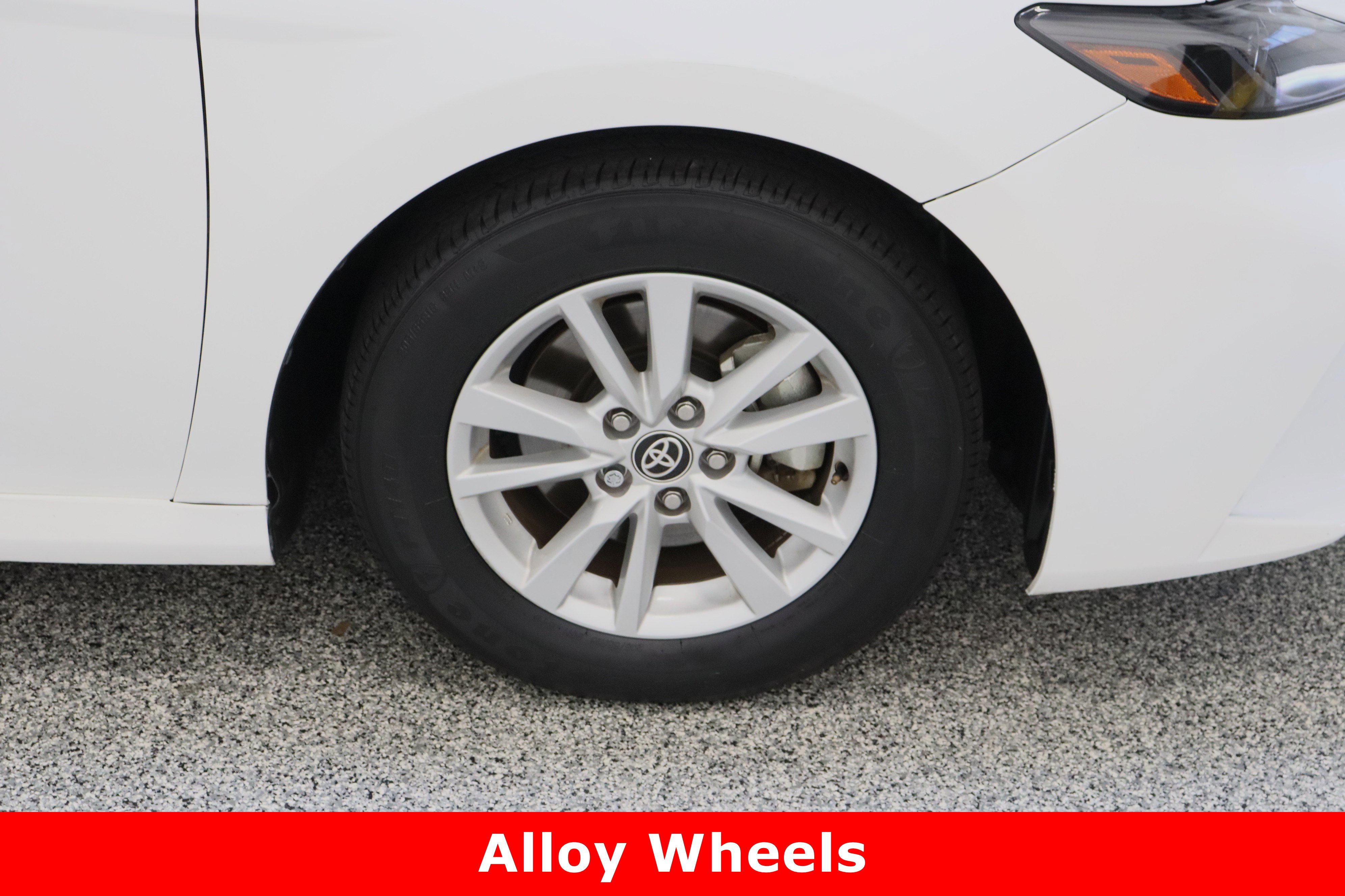 Certified 2025 Toyota Camry LE FWD image 5