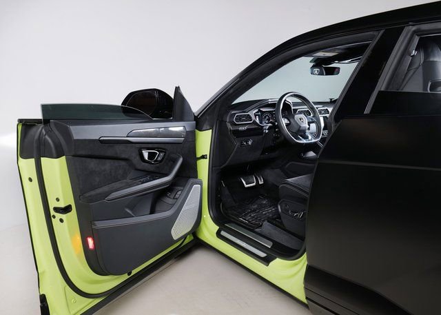 Used 2022 Lamborghini Urus image 27