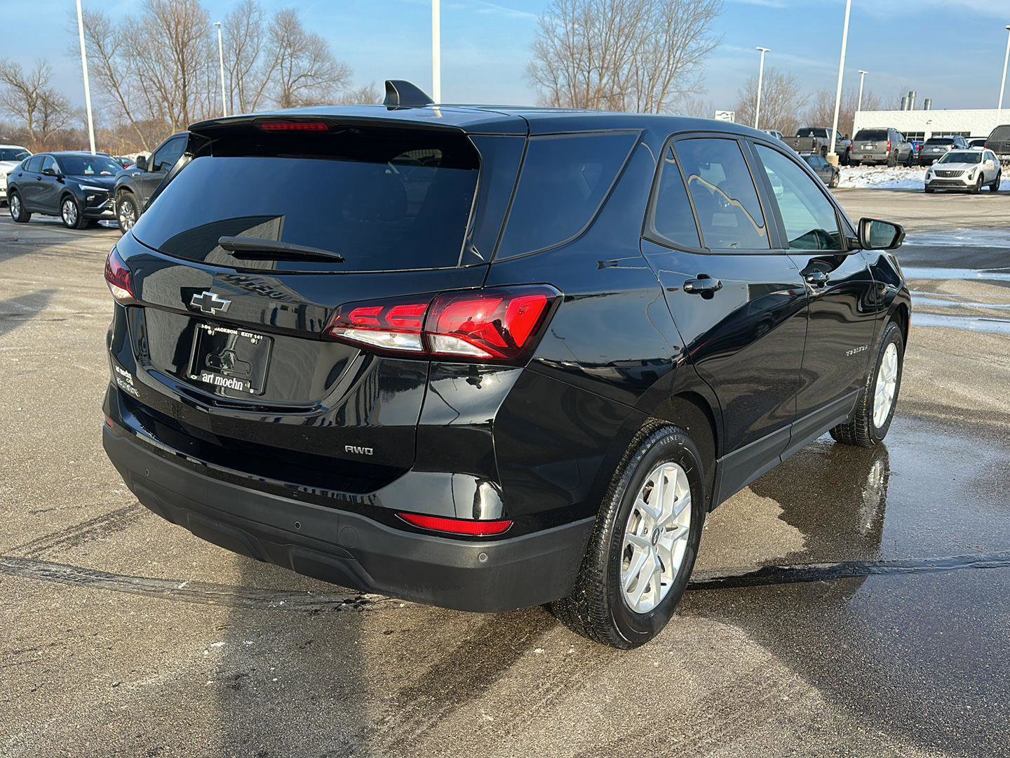 Used 2024 Chevrolet Equinox LS w/ LS Convenience Package image 8