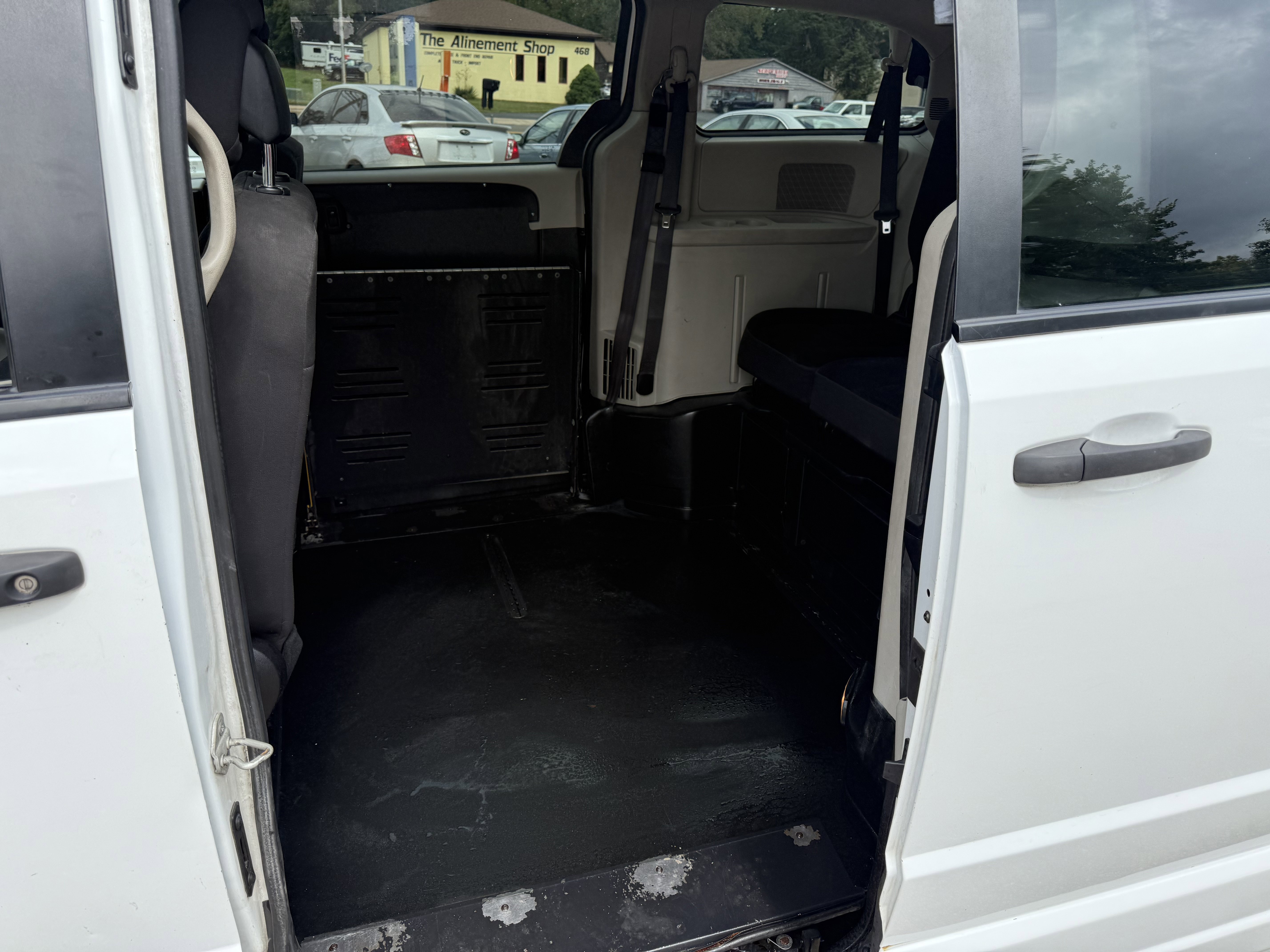 Used 2019 Dodge Grand Caravan SE image 28