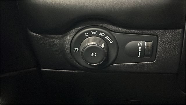 Used 2021 Dodge Durango R/T w/ Blacktop Package AWD/4WD image 30