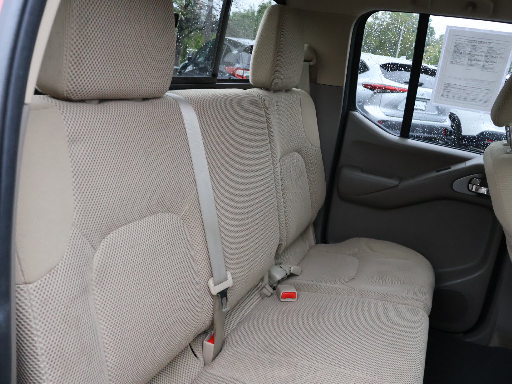 Used 2016 Nissan Frontier SV AWD/4WD image 12