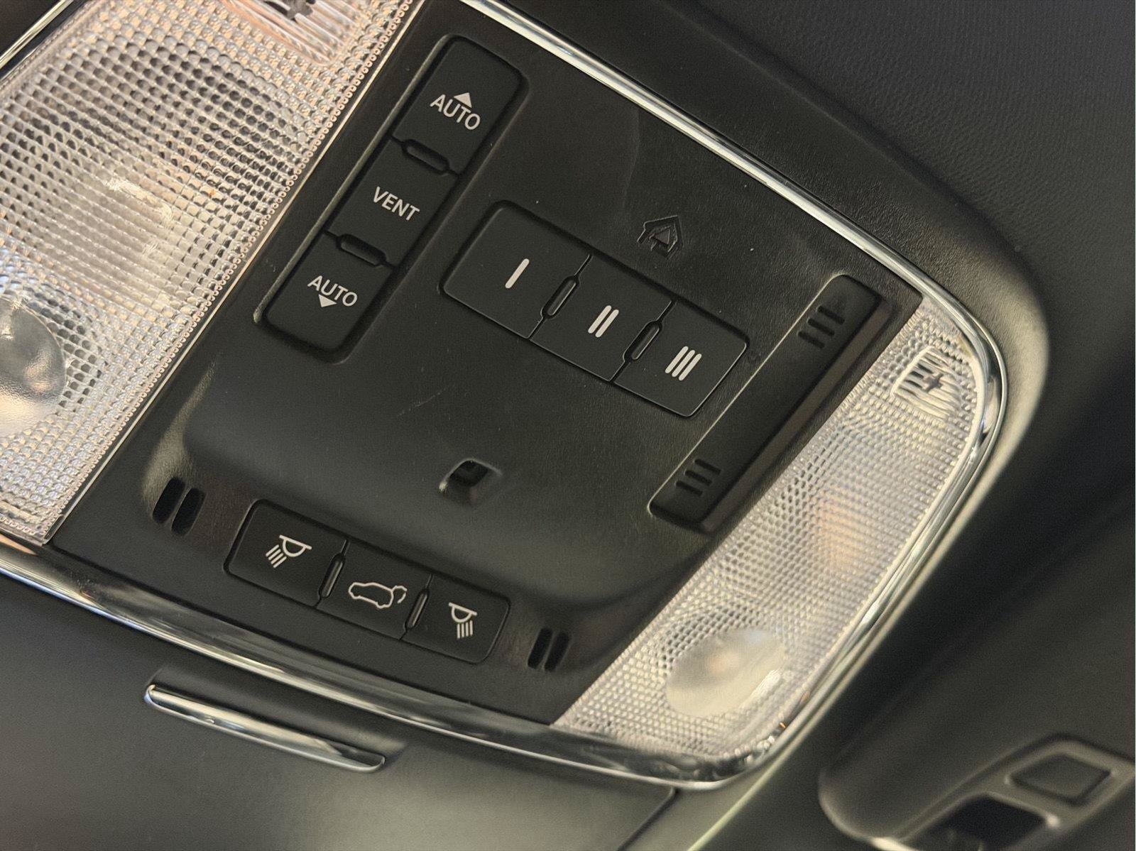 Used 2022 Jeep Grand Cherokee Limited AWD/4WD image 38
