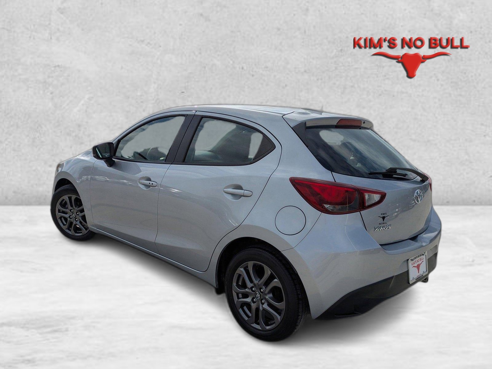 Used 2020 Toyota Yaris LE image 3