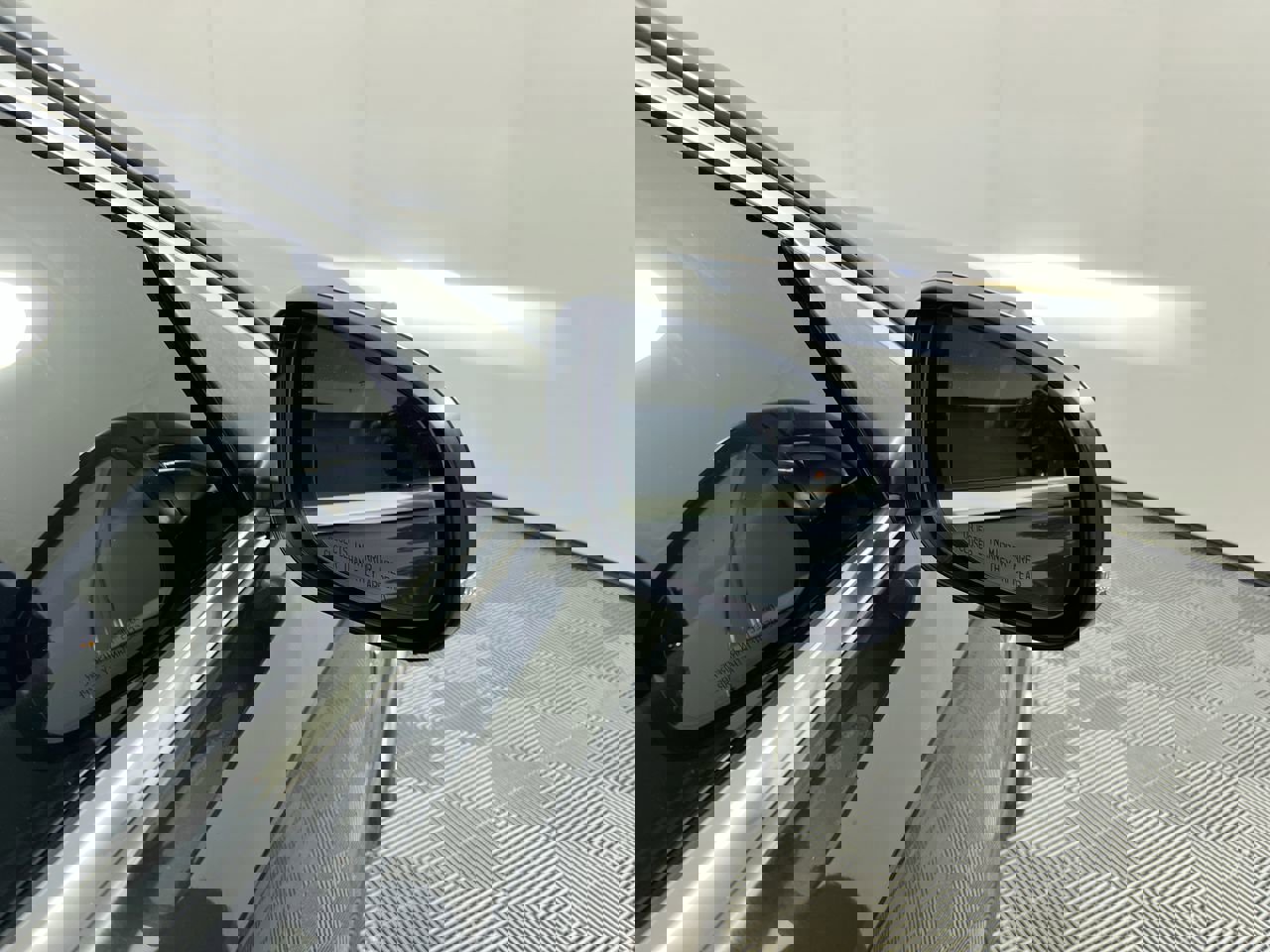 Used 2018 Jaguar XJ L Portfolio image 32