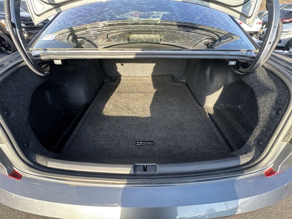 Used 2017 Volkswagen Passat 1.8T R-Line image 22